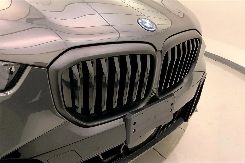 Certified Used 2026 Dravit Grey Metallic BMW  image 29