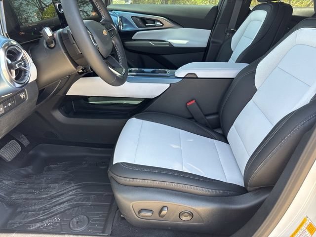 New 2026 Summit White Chevrolet LT image 9