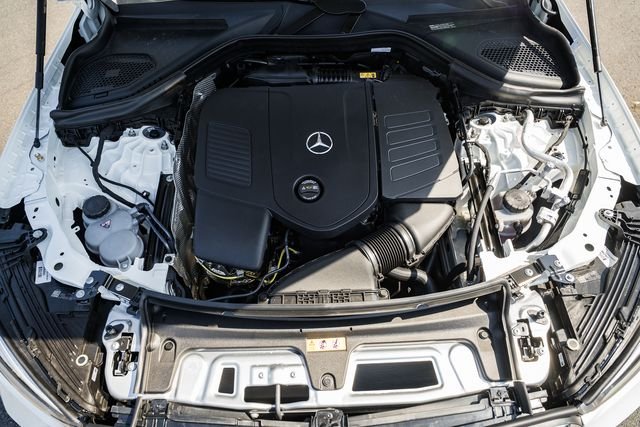 New 2026 Polar White Mercedes-Benz GLC 300 image 19