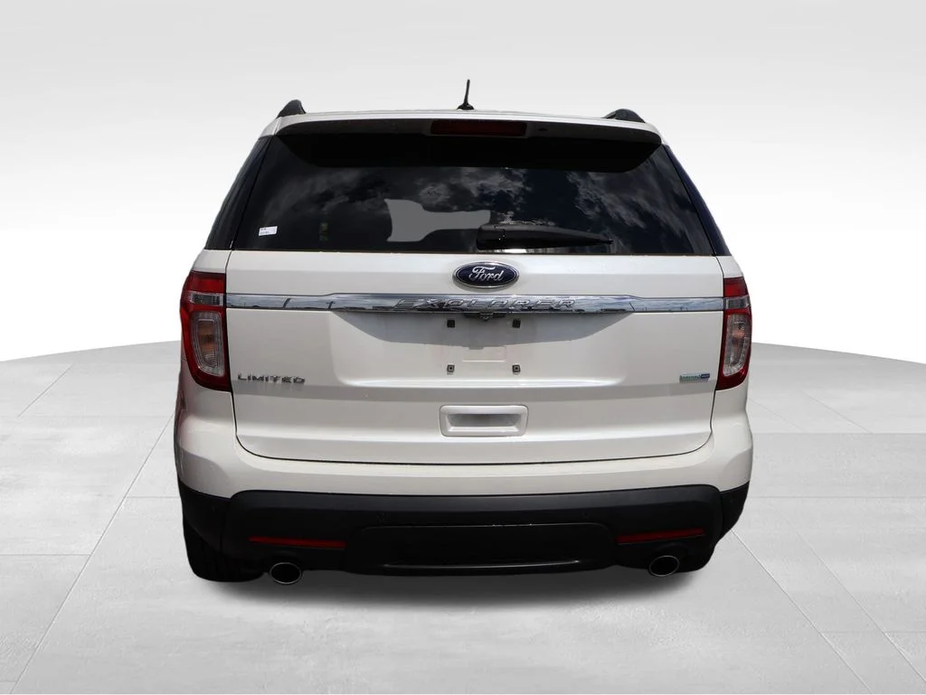 Used 2014 White Platinum Clearcoat Metallic Ford Limited image 11