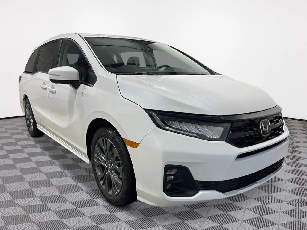 New 2026 Platinum White Pearl Honda Touring image 9