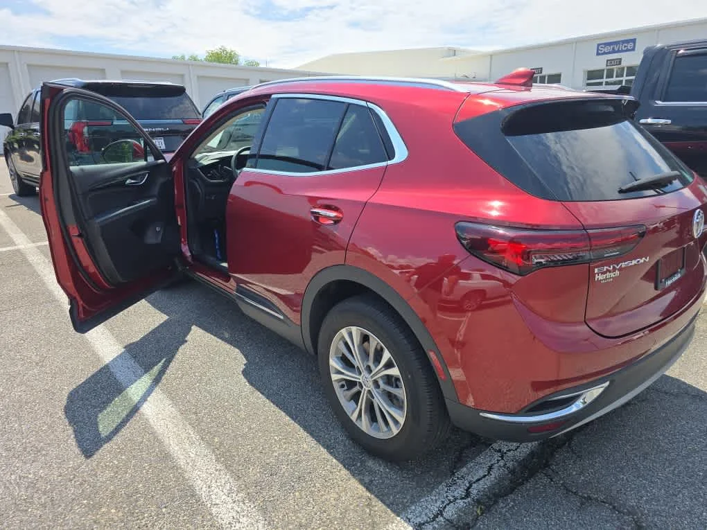 Used 2022 Cinnabar Metallic Buick Preferred image 7