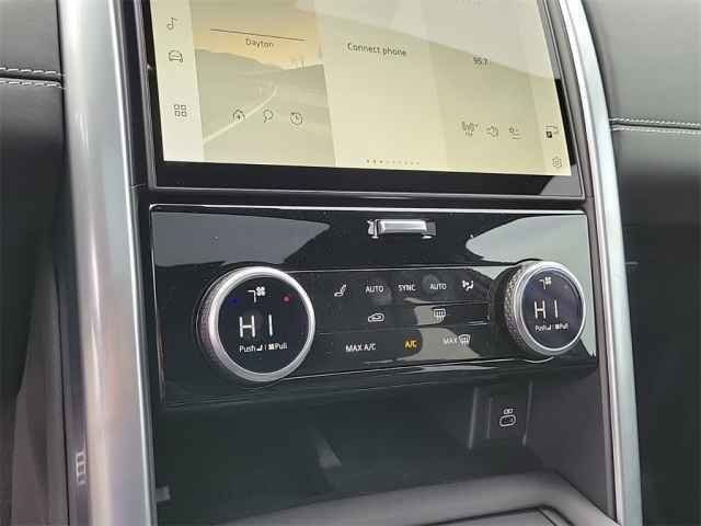 New 2025 Santorini Black Land Rover Metropolitan Edition image 35