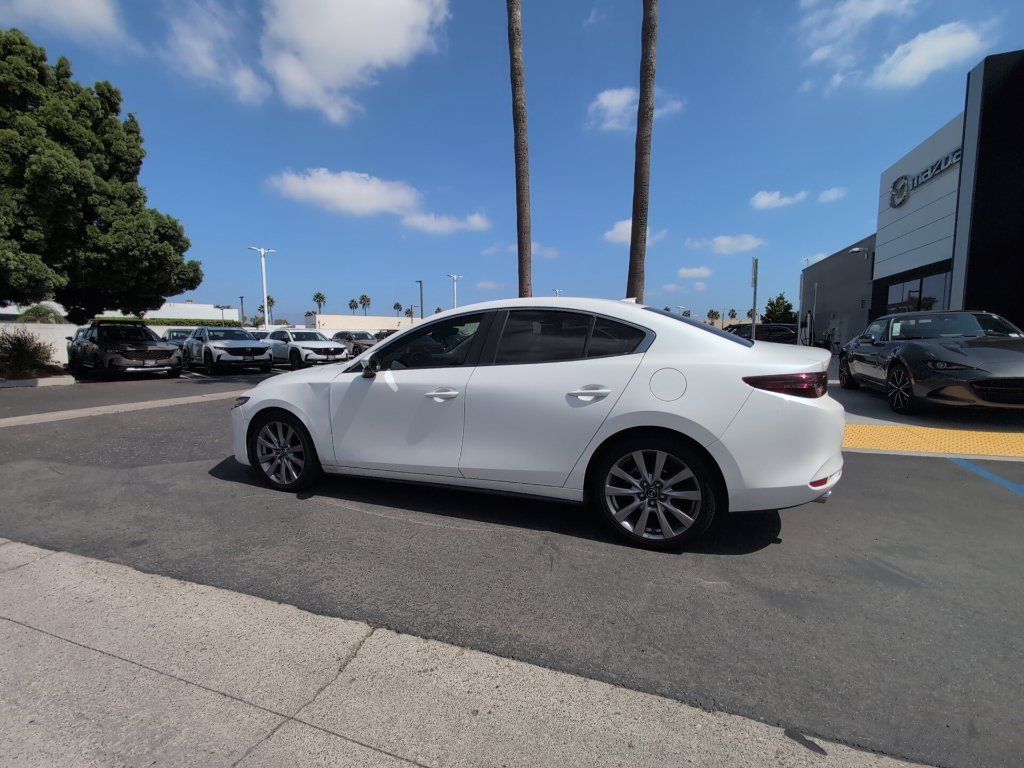 Used 2020 White Mazda Preferred image 10