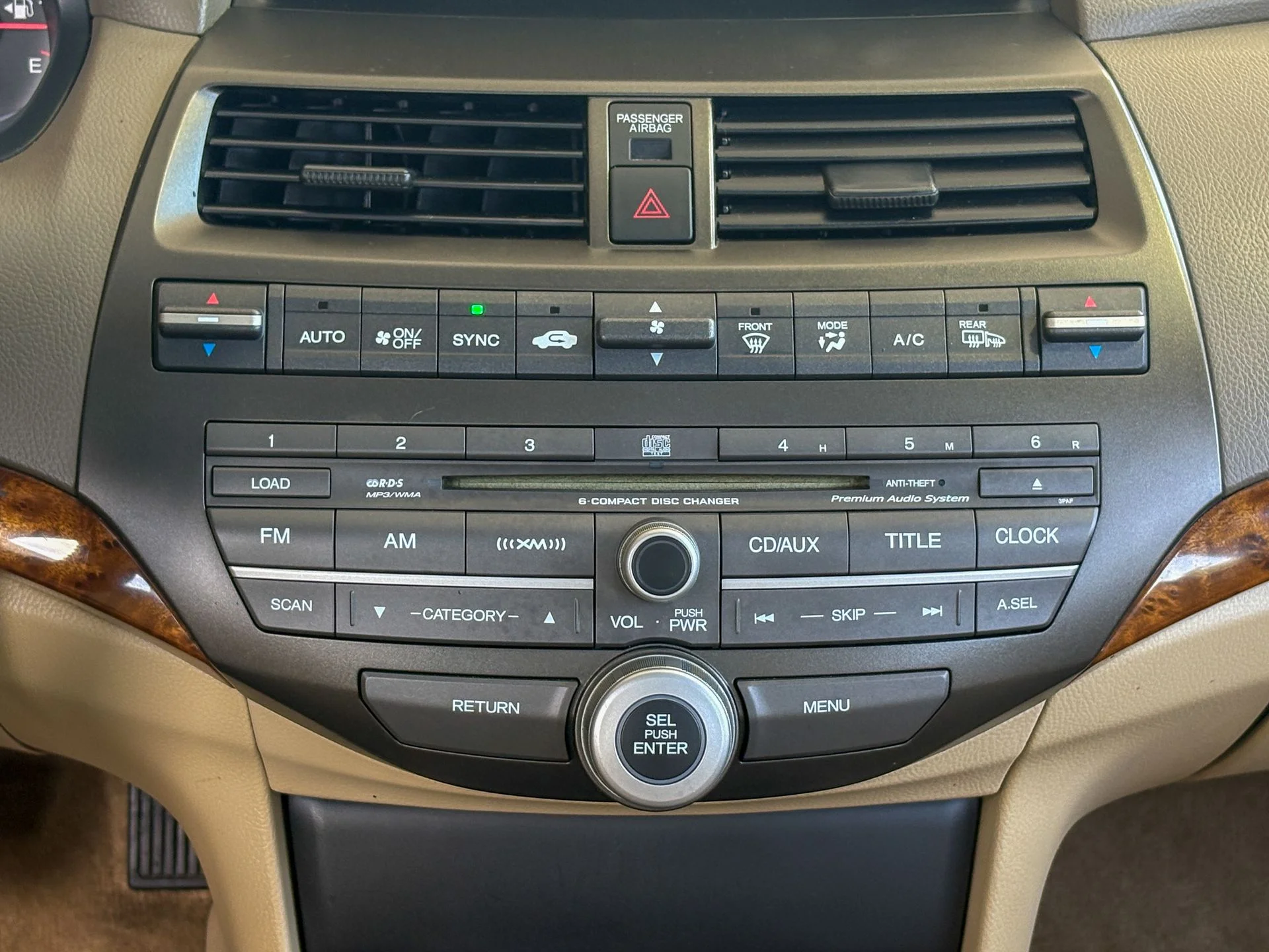 Used 2010 White Honda EX-L image 27