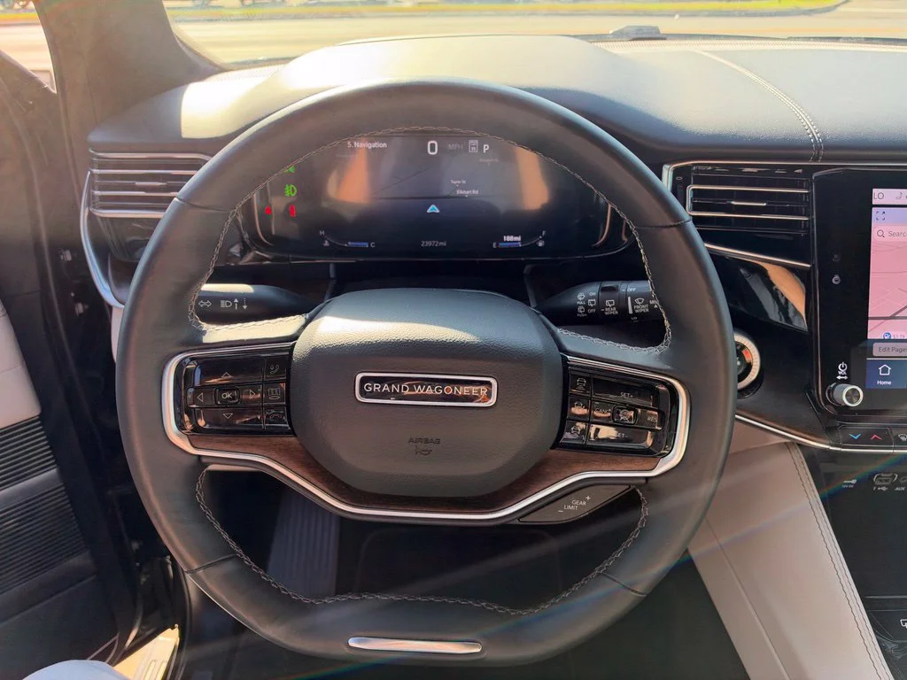 Used 2025 Black Jeep Base image 28