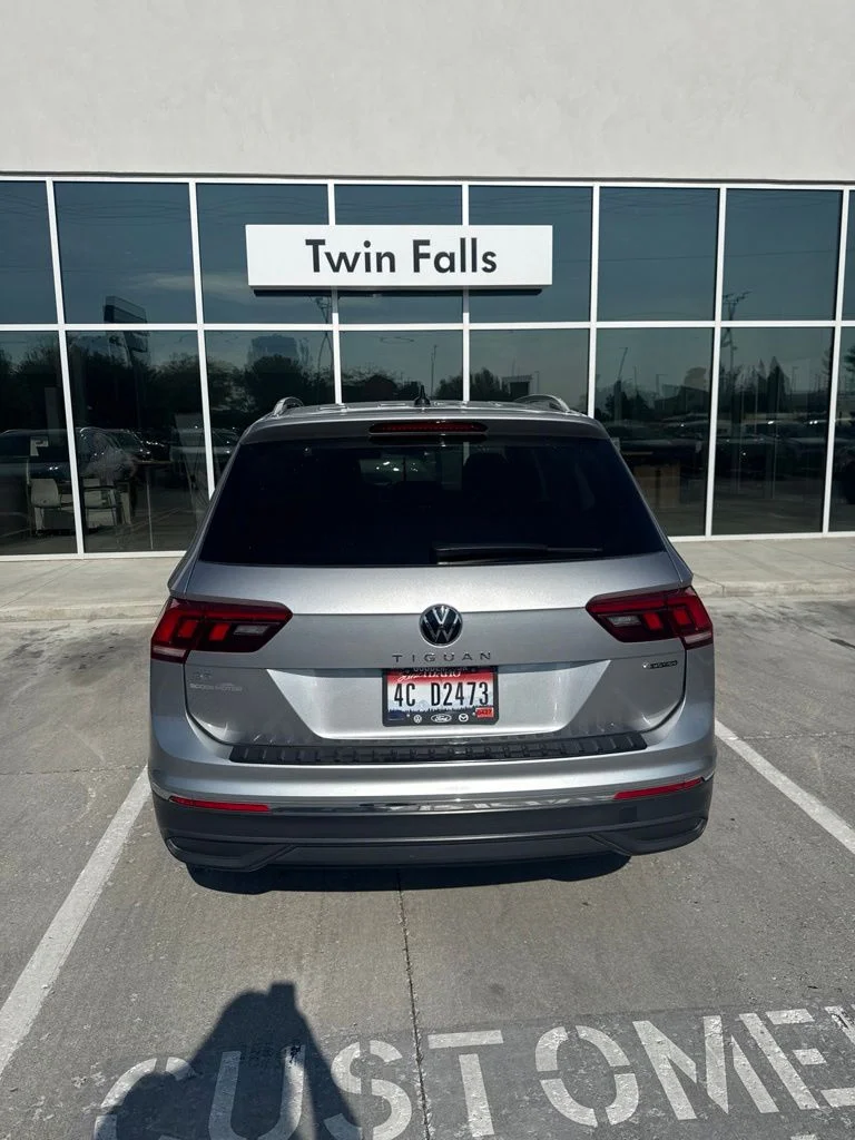 Used 2024 Silver Volkswagen 2.0T SE image 6