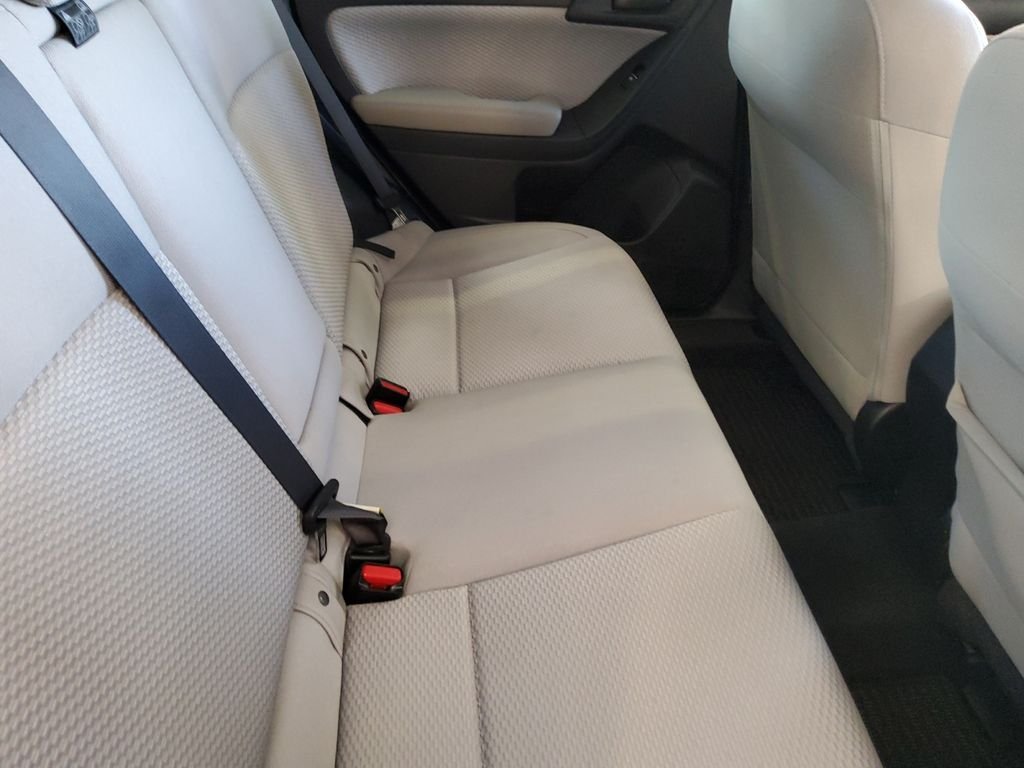 Used 2018 Silver Subaru 2.5i Premium image 17