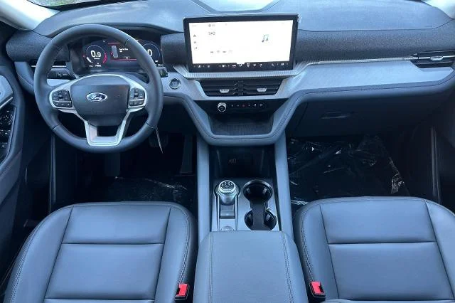 New 2026 Carbonized Gray Metallic Ford Active image 35