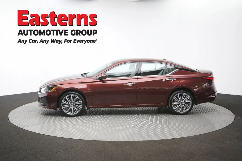 Used 2024 Red Nissan 2.5 SL image 63