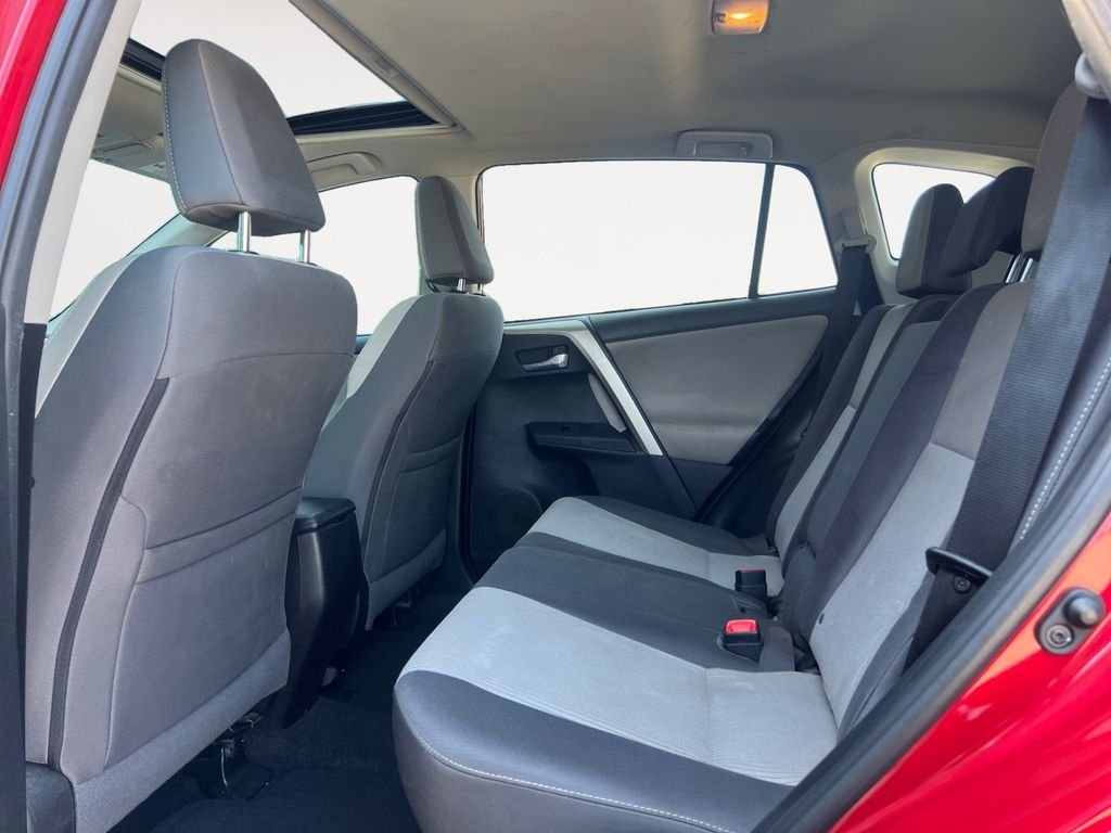 Used 2015 Red Toyota XLE image 13
