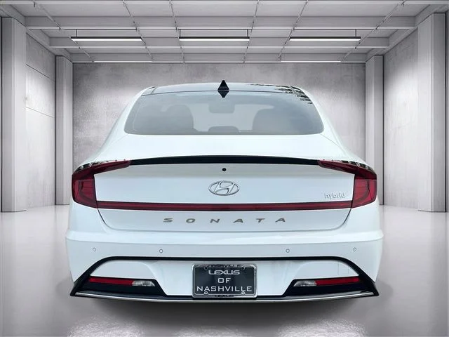 Used 2023 White Hyundai Limited image 4