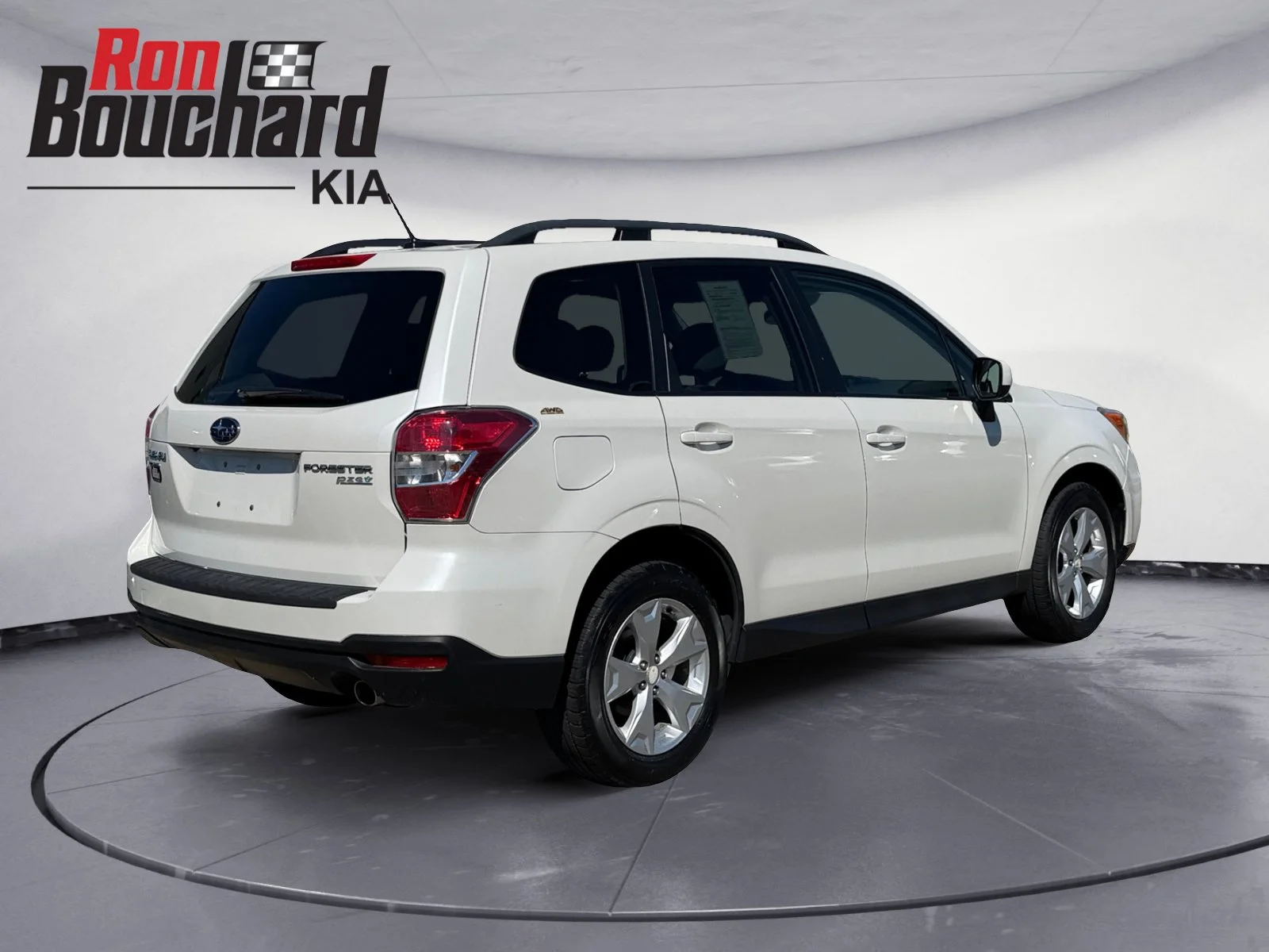 Used 2015 Satin White Pearl Subaru 2.5i Premium image 2