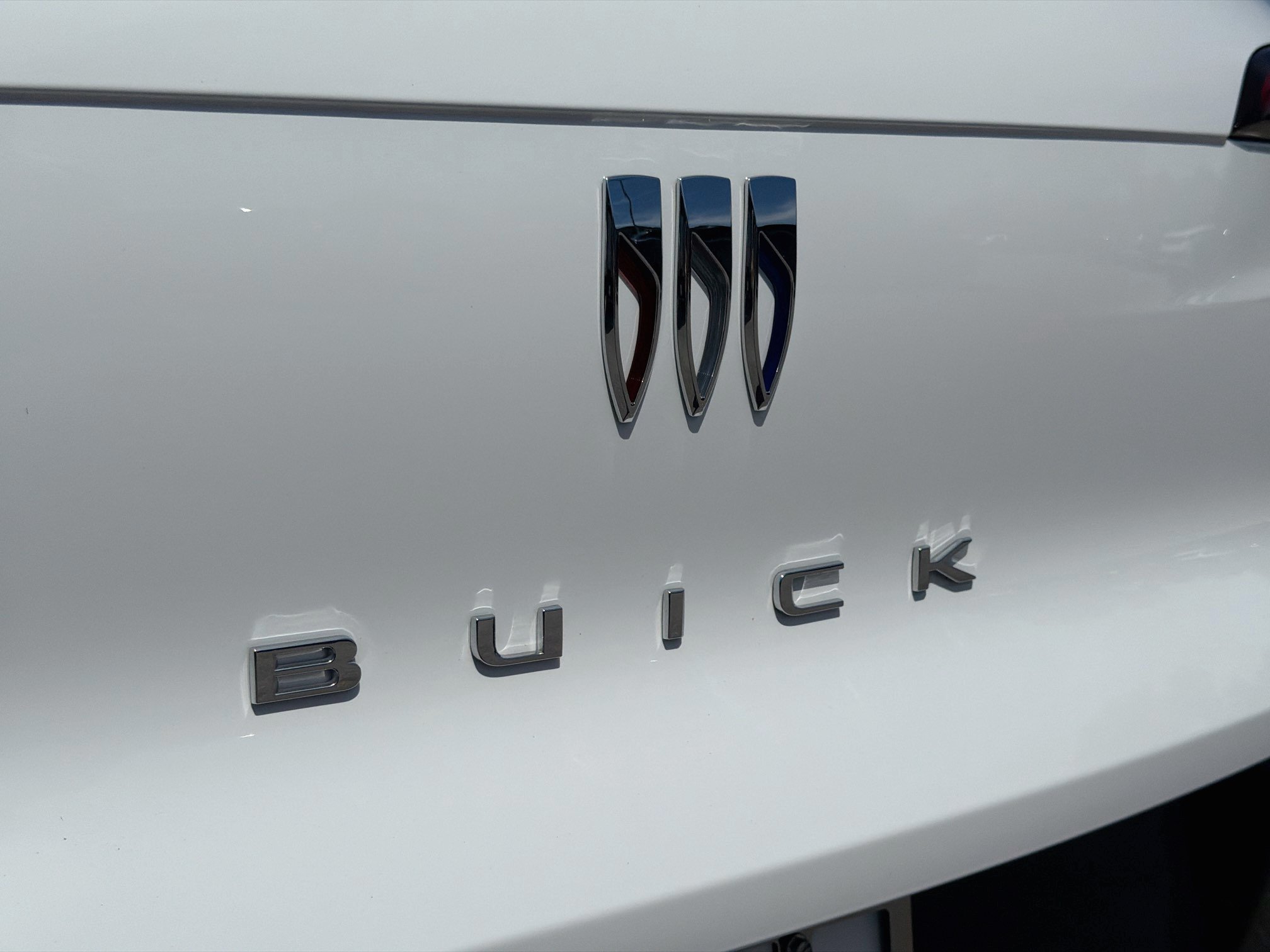 Used 2025 Summit White Buick Sport Touring image 11