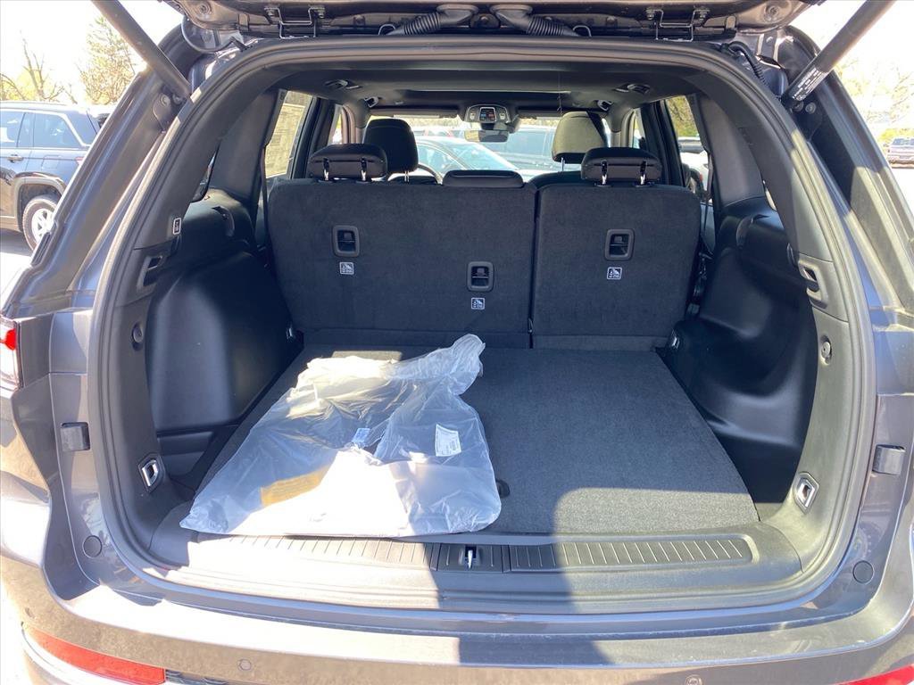 New 2026 Baltic Gray Metallic Clear-Coat Exterior Paint Jeep Laredo X image 16