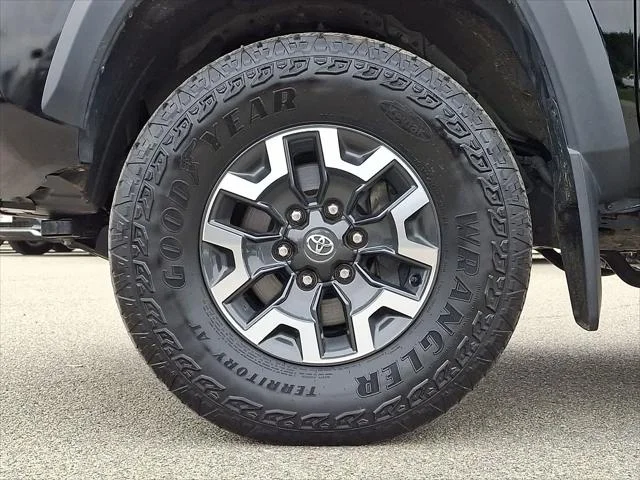 Certified Used 2023 BLACK Toyota  image 11