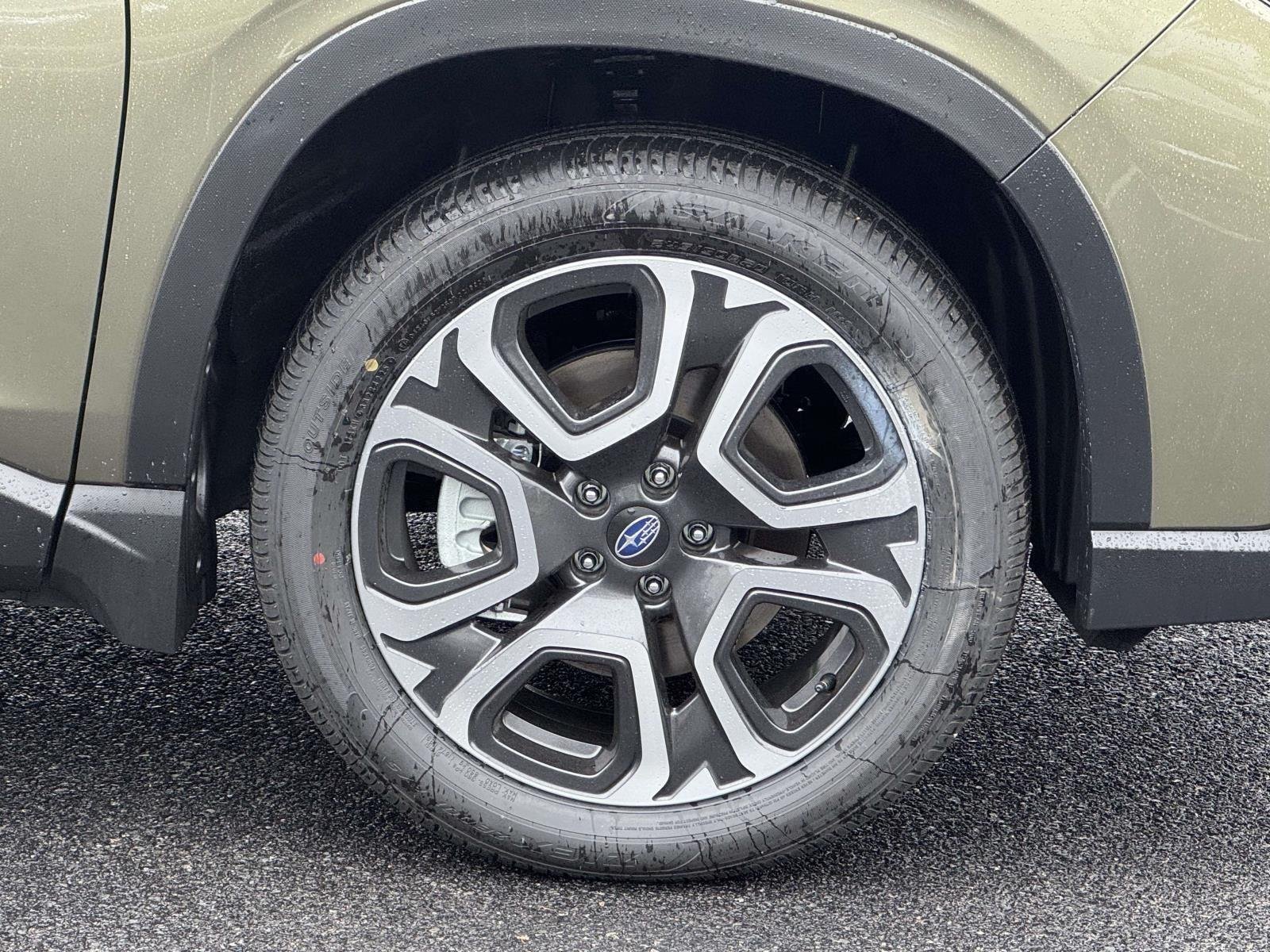 New 2026 AUTUMN GREEN METALLIC Subaru Limited 7-Passenger image 7