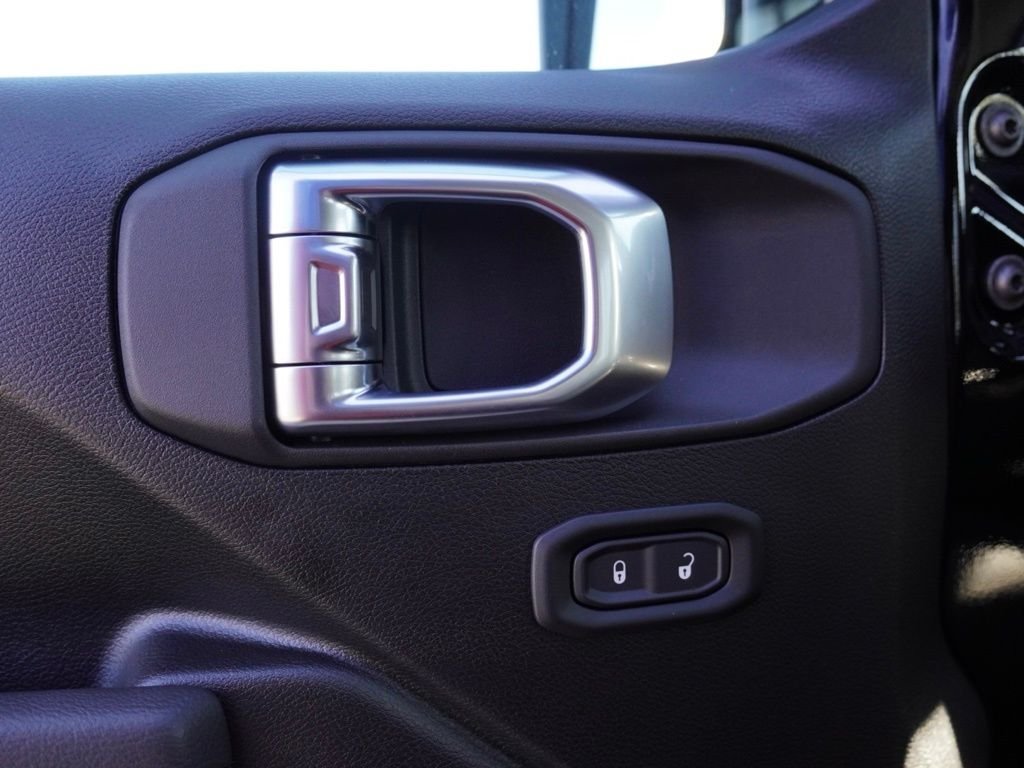 New 2026 Black Clear-Coat Exterior Paint Jeep Sport image 10