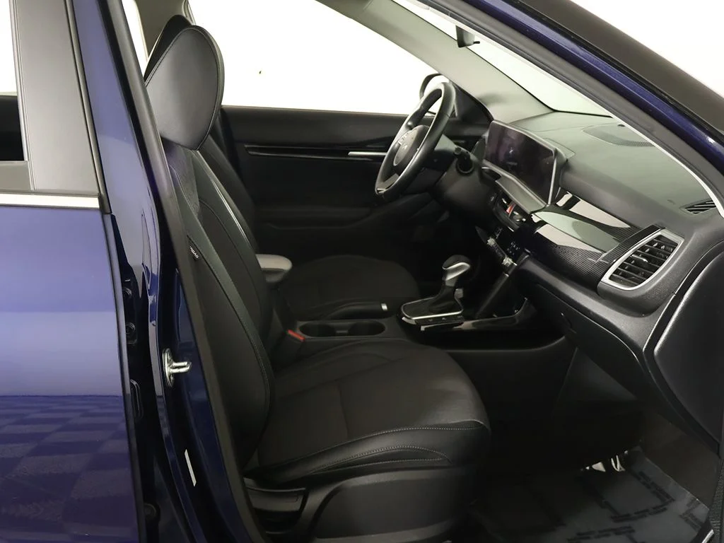Used 2024 Blue Kia S image 25
