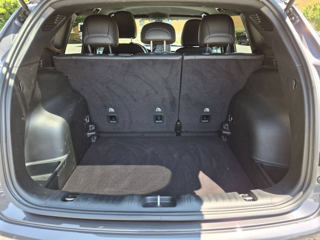 Used 2024 Gray Jeep Limited image 6