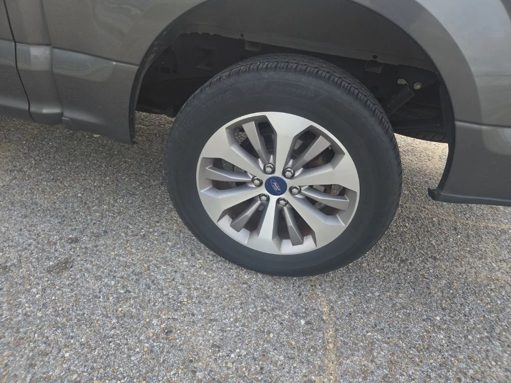 Used 2018 Gray Ford XL image 16