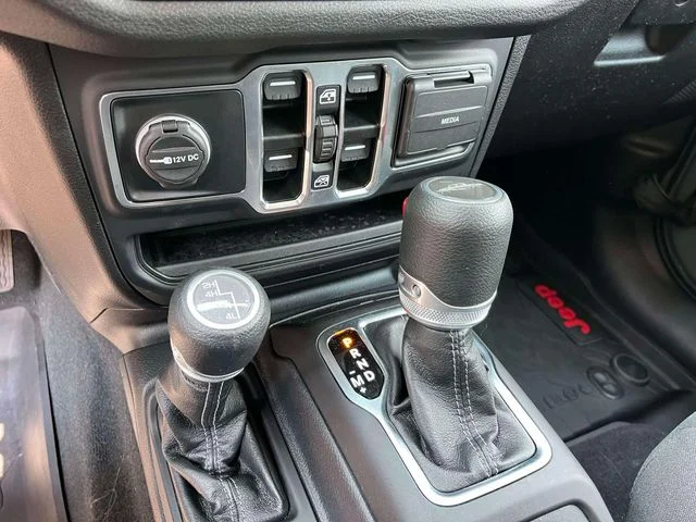 Used 2025 Anvil Clearcoat Jeep Nighthawk image 31