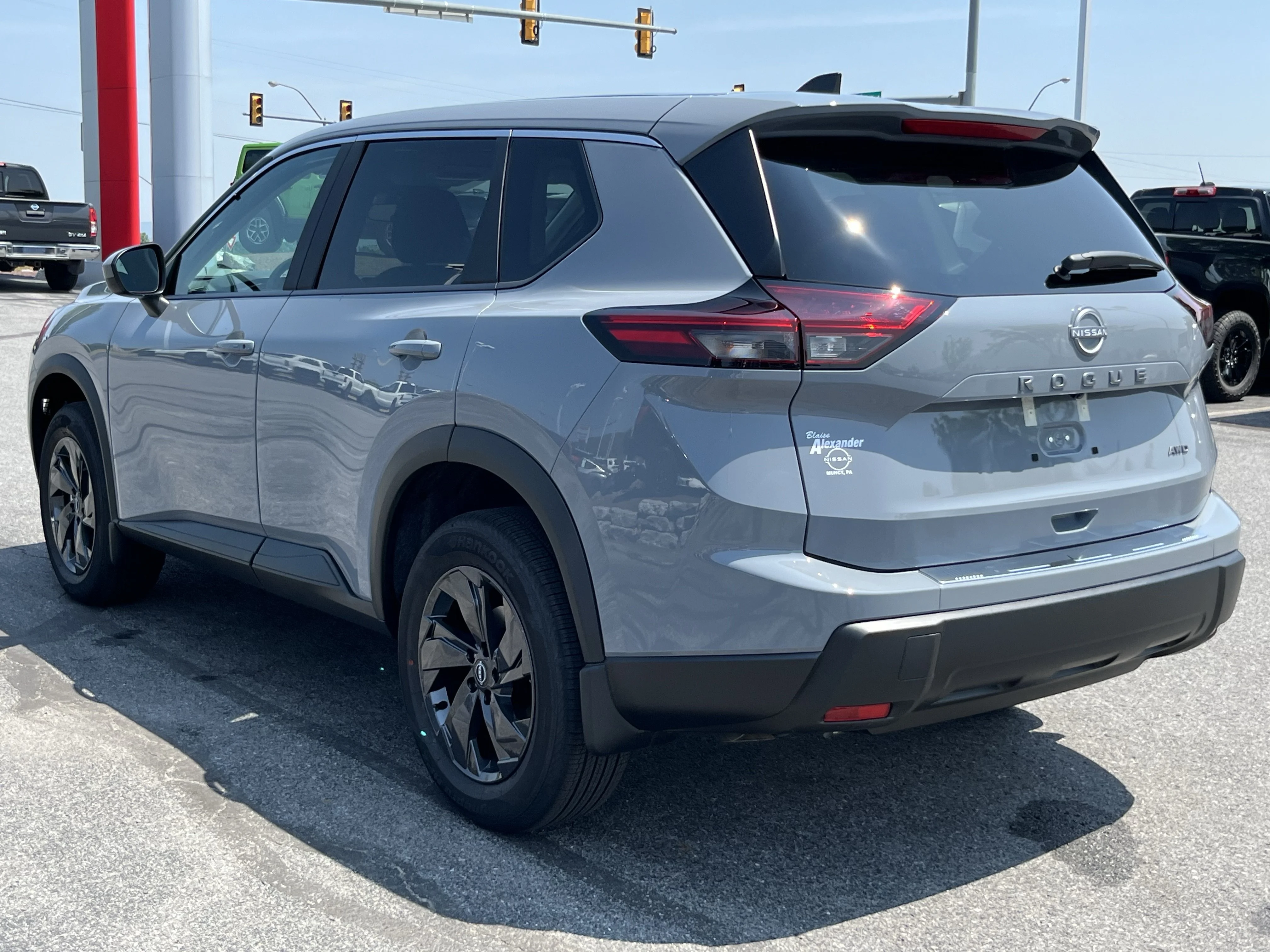 New 2026 Boulder Gray Pearl Nissan SV image 9