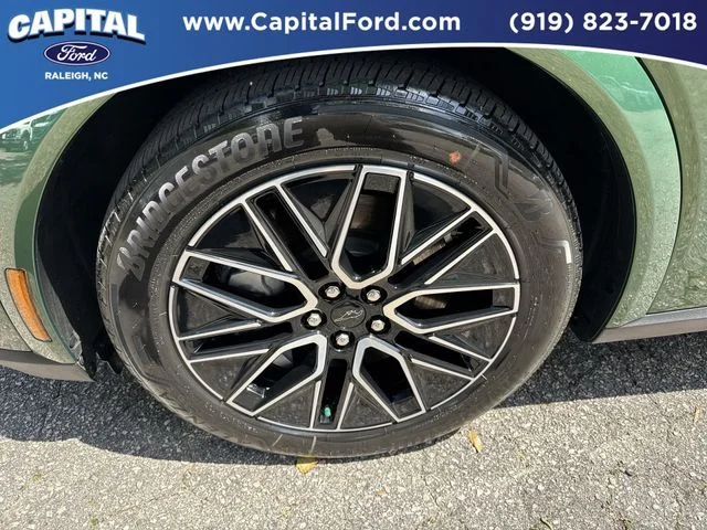 Used 2025 Green Ford Premium image 13