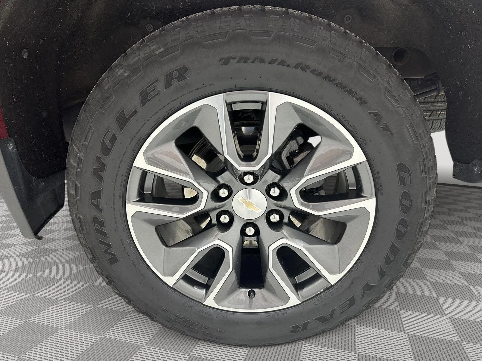 Used 2023 RADIANT RED TINTCOAT Chevrolet LT image 30