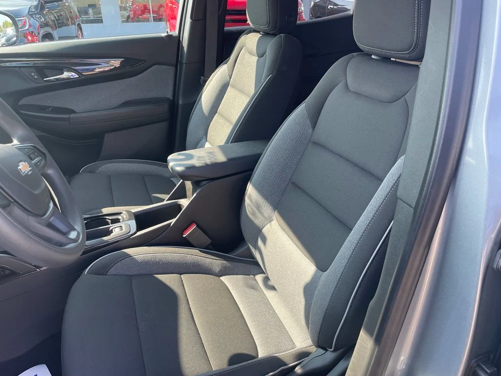 Used 2025 Sterling Gray Metallic Chevrolet LT image 15