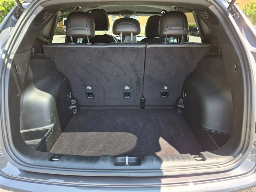 Used 2024 Gray Jeep Limited image 6