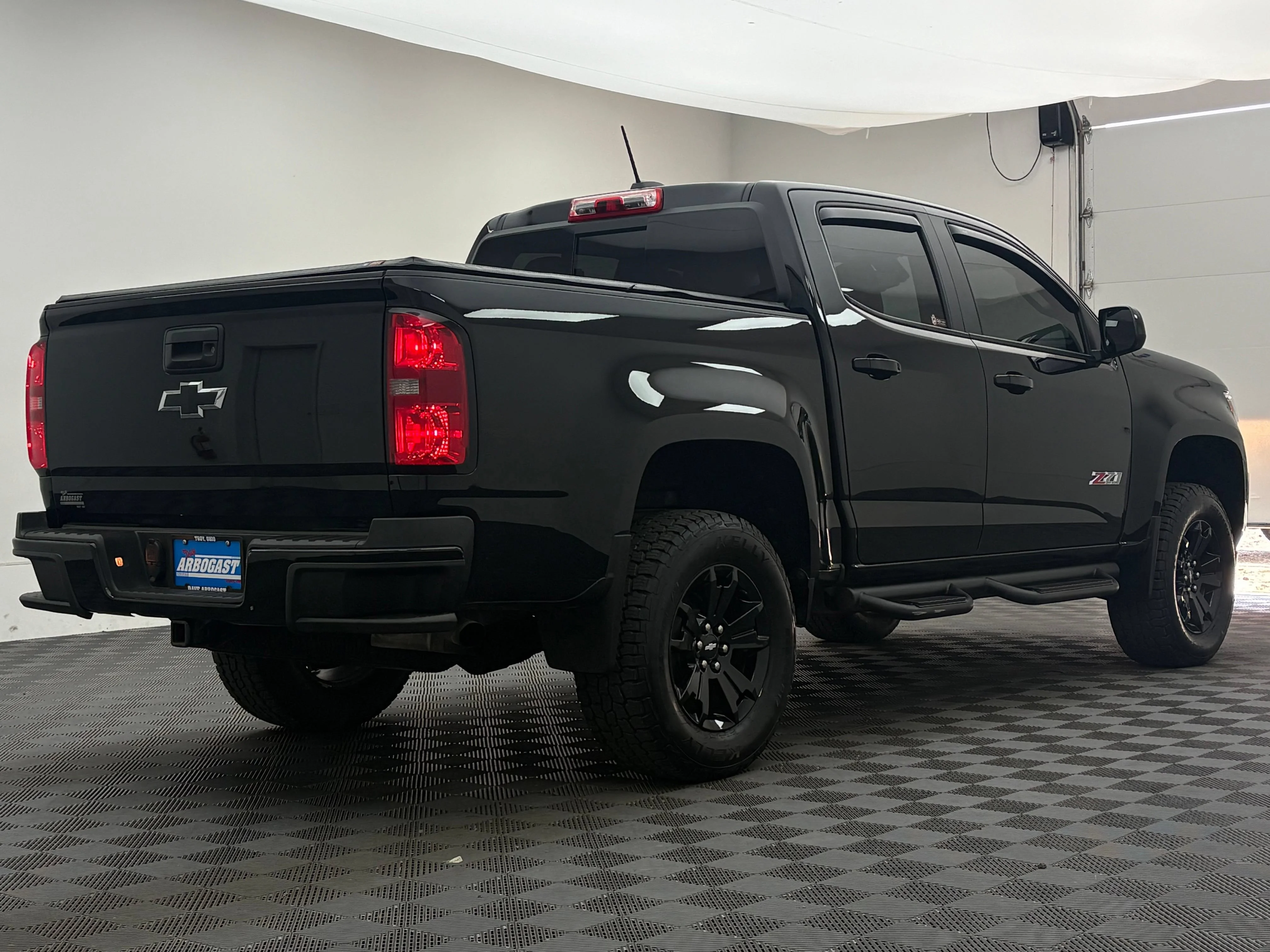 Used 2018 BLACK Chevrolet 4WD Z71 image 7