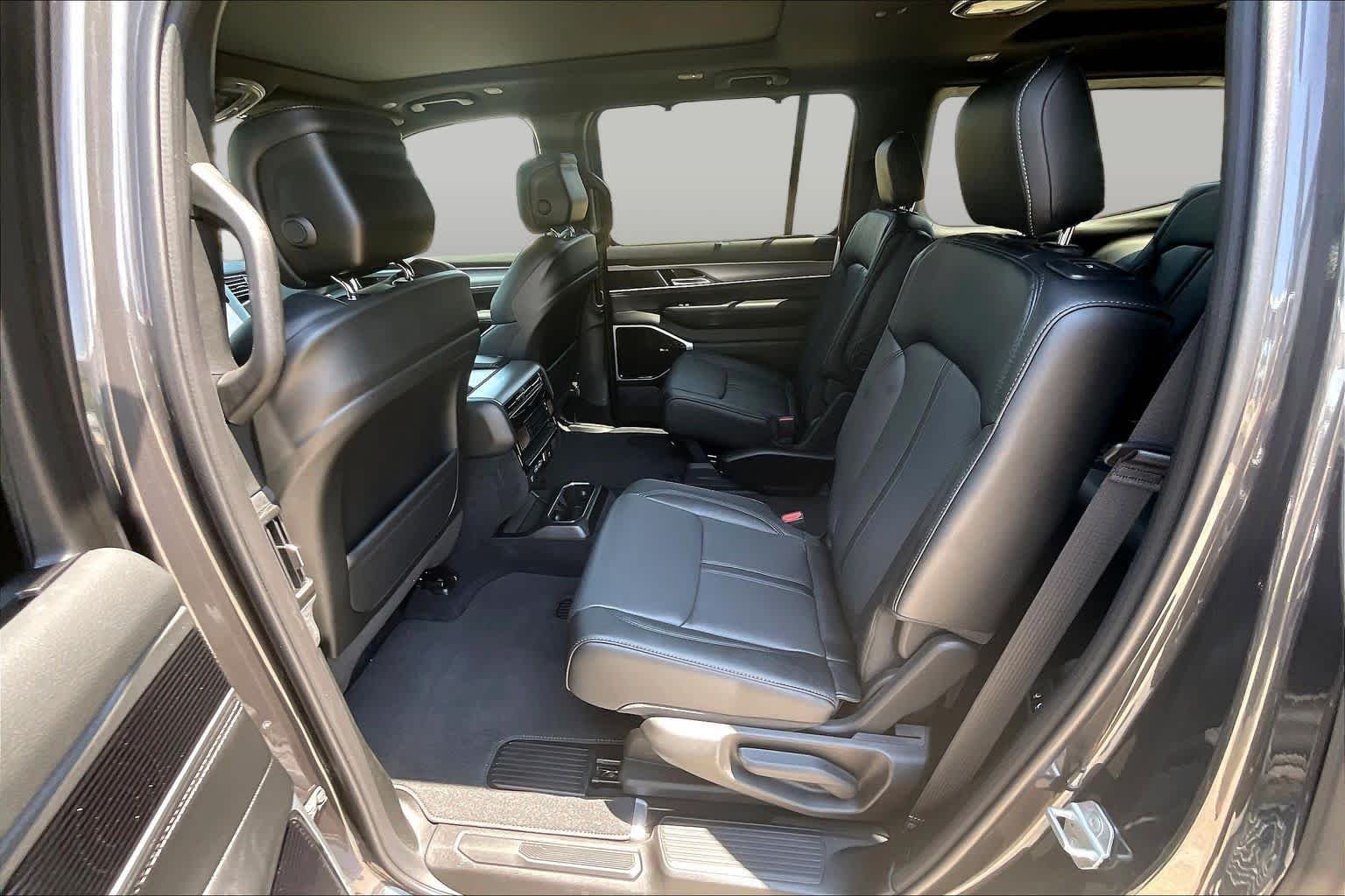 New 2026 Baltic Gray Metallic Clearcoat Jeep Limited Reserve image 21