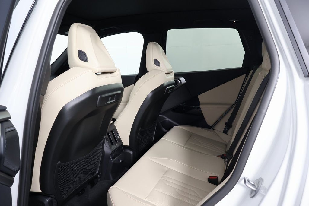 New 2026 Alpine White BMW 30 xDrive image 6