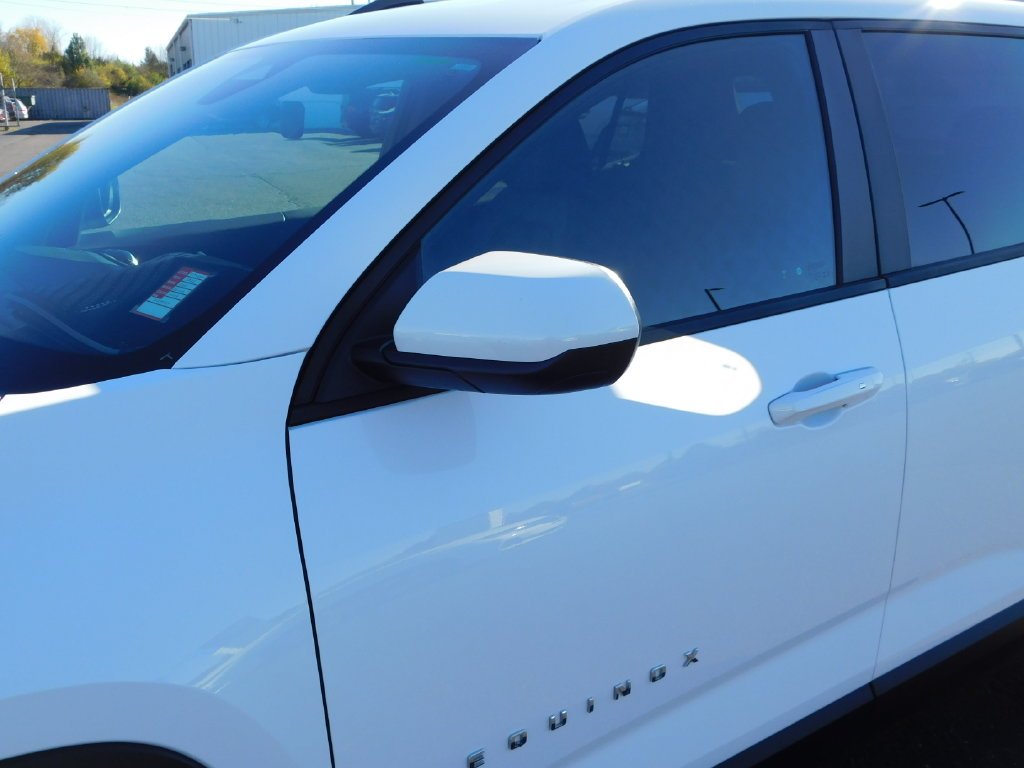 Used 2025 White Chevrolet LT image 11
