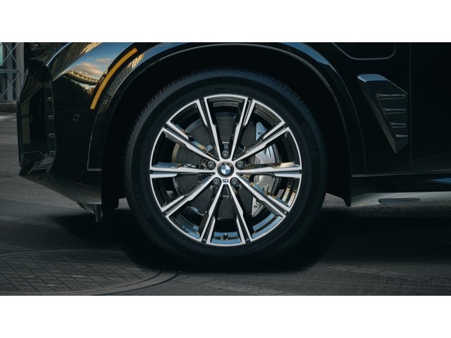 New 2026 Black Sapphire Metallic BMW X5 50e image 7
