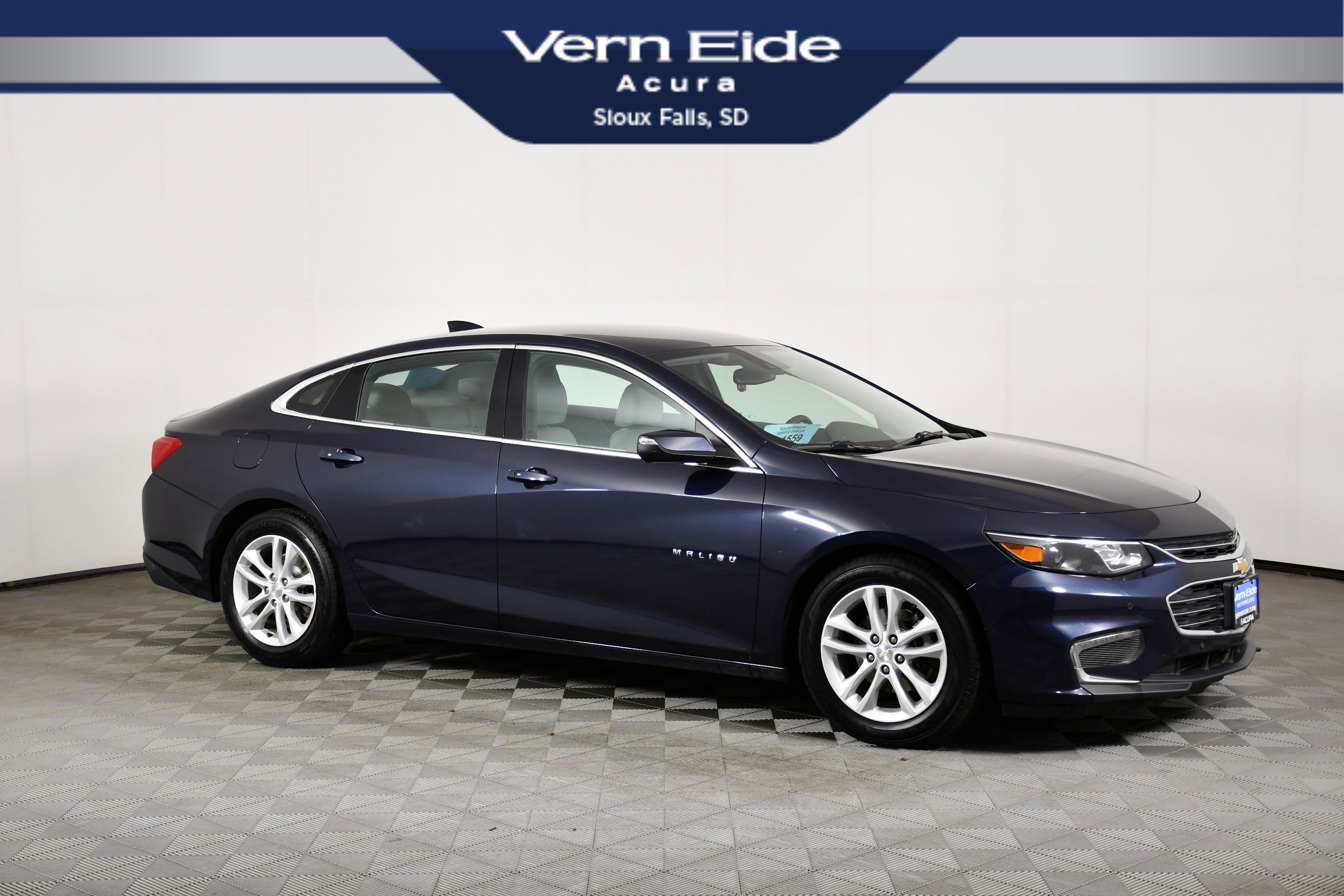 2017 Chevrolet Malibu Hybrid's photo