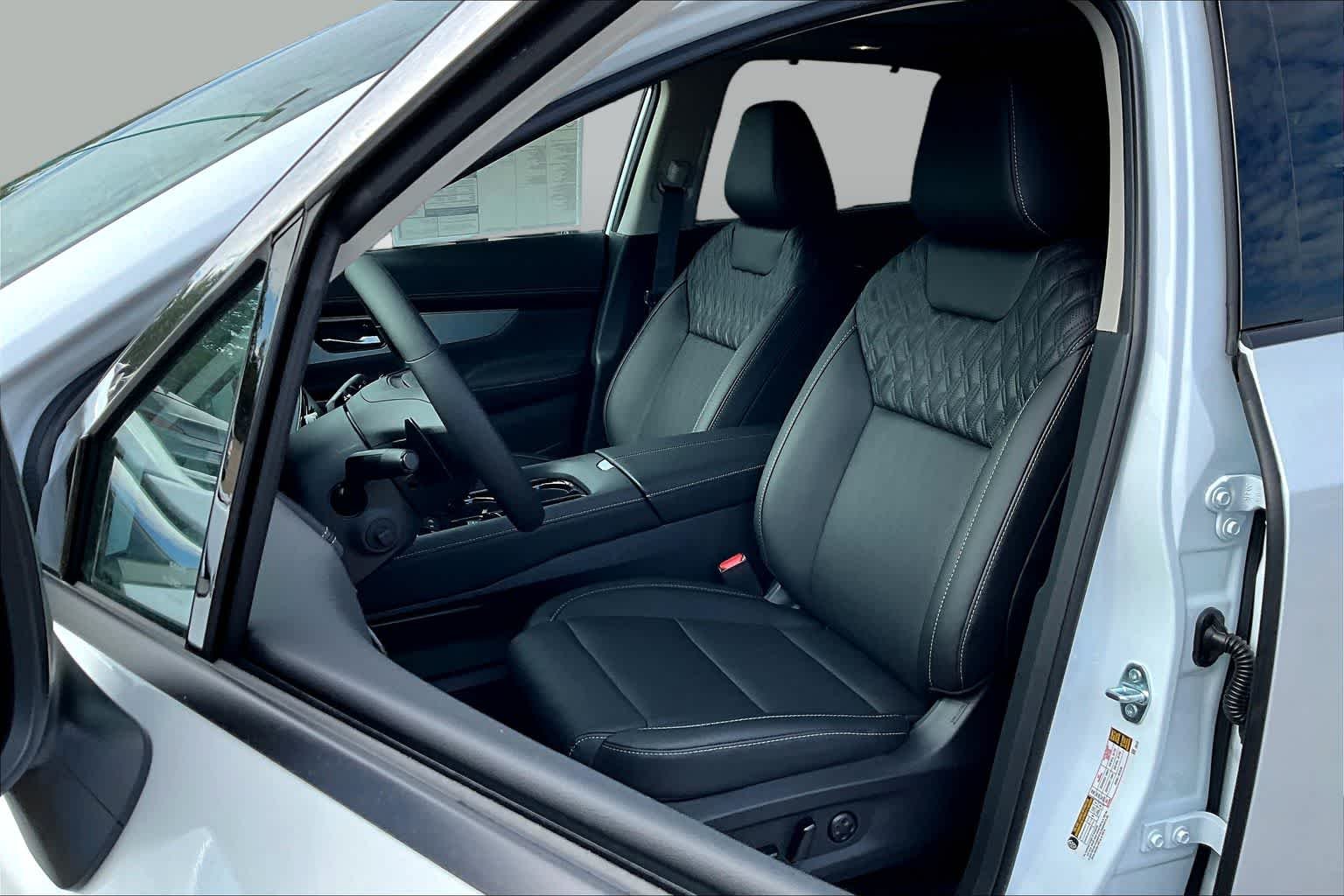 New 2026 Everest White Pearl TriCoat Nissan Platinum image 18
