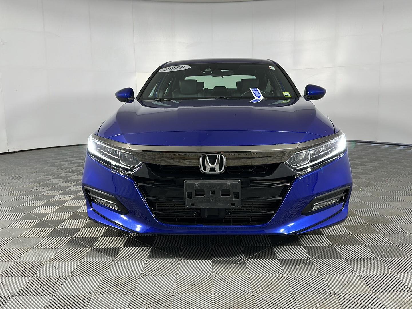 Used 2019 Still Night Pearl Honda Sport image 2