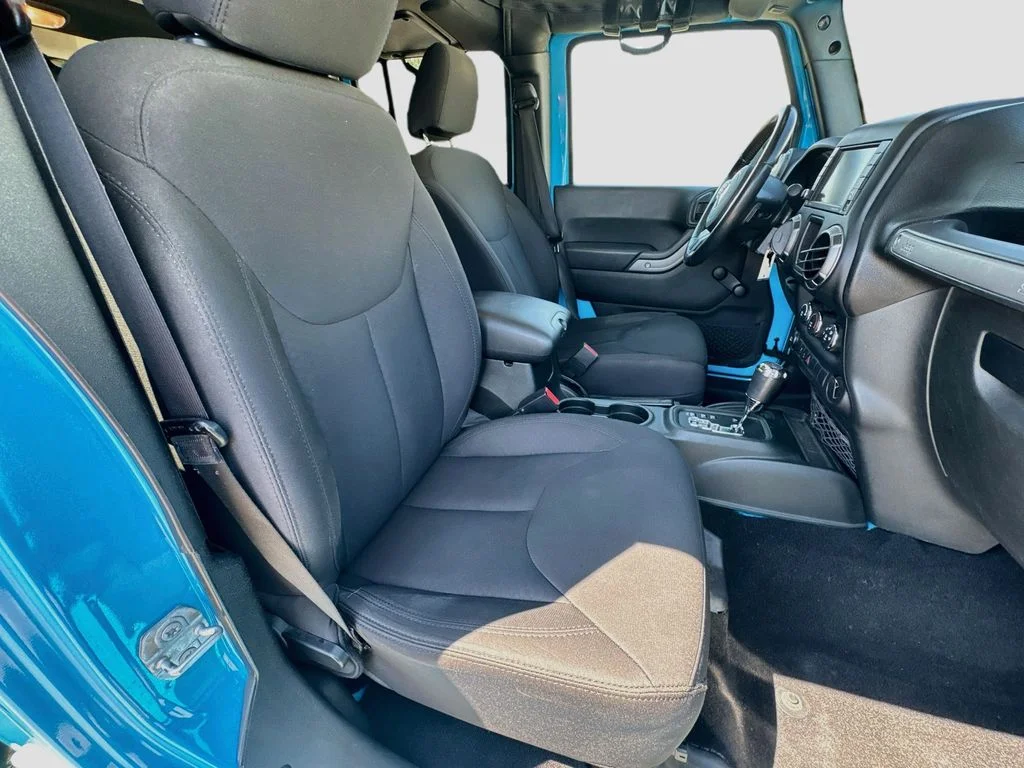 Used 2018 Blue Jeep Unlimited Sport image 30