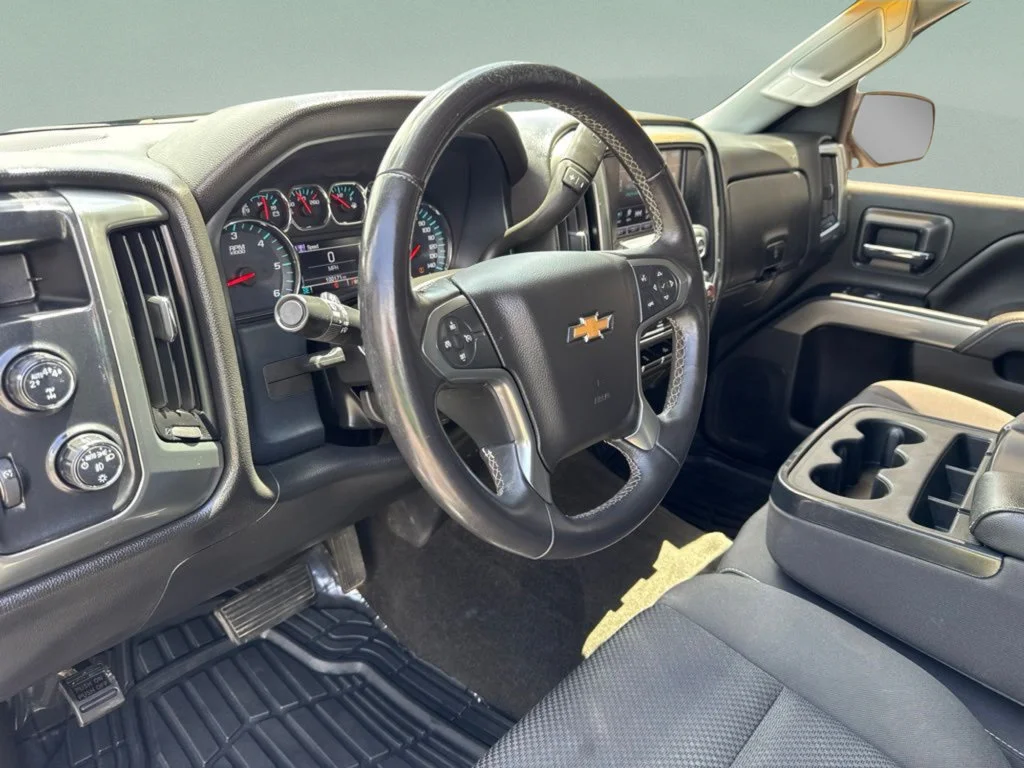Used 2017 Graphite Metallic Chevrolet LT image 21