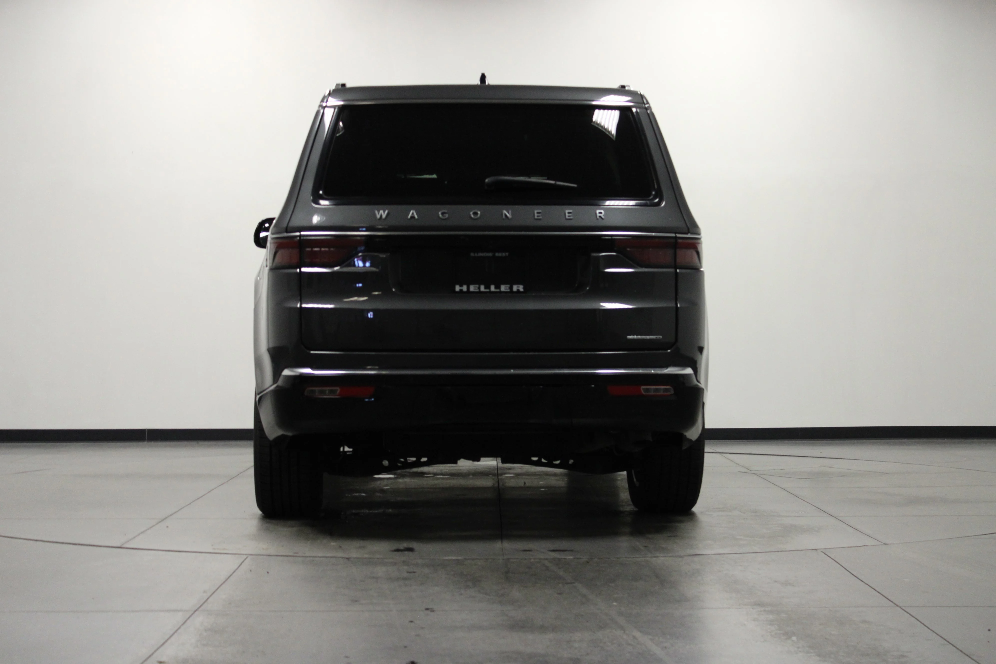 Used 2024 Baltic Gray Metallic Clearcoat Jeep Series II image 5