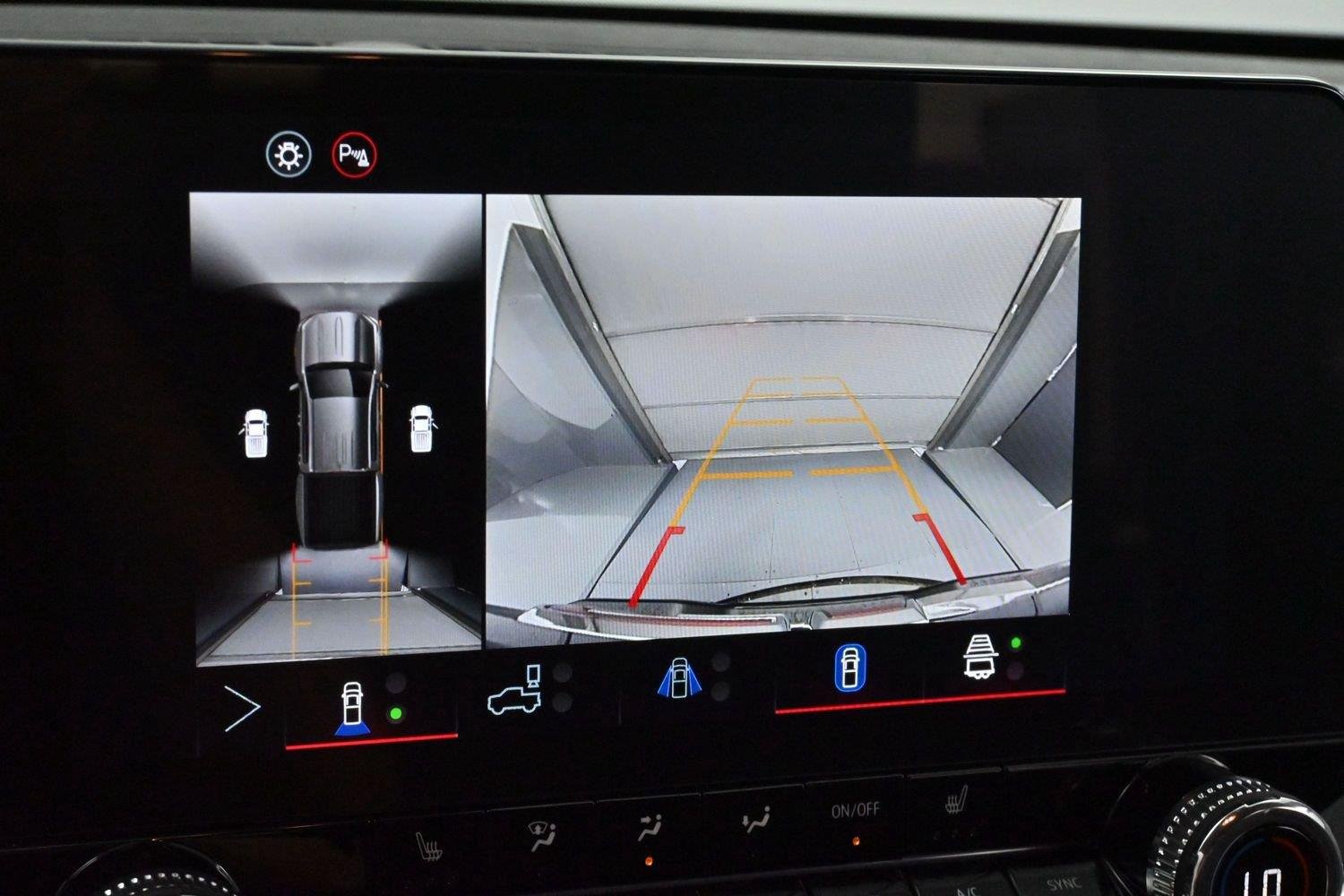 Used 2025 Onyx Black GMC Elevation image 22