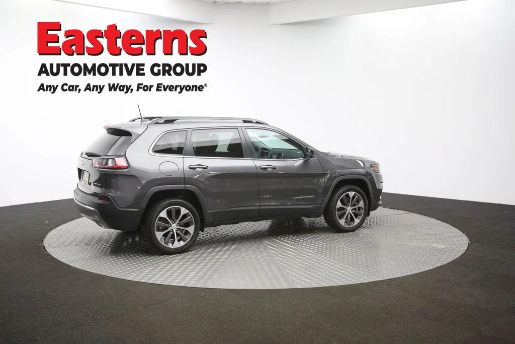 Used 2022 Gray Jeep Limited image 43