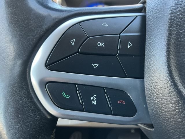 Used 2020 Blue Chrysler LX image 18