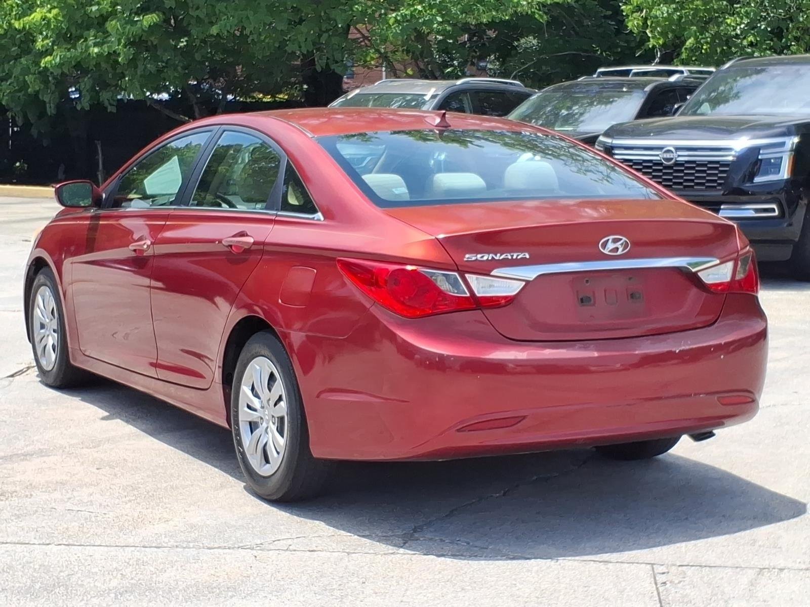 Used 2012 Sparkling Ruby Hyundai GLS PZEV image 9