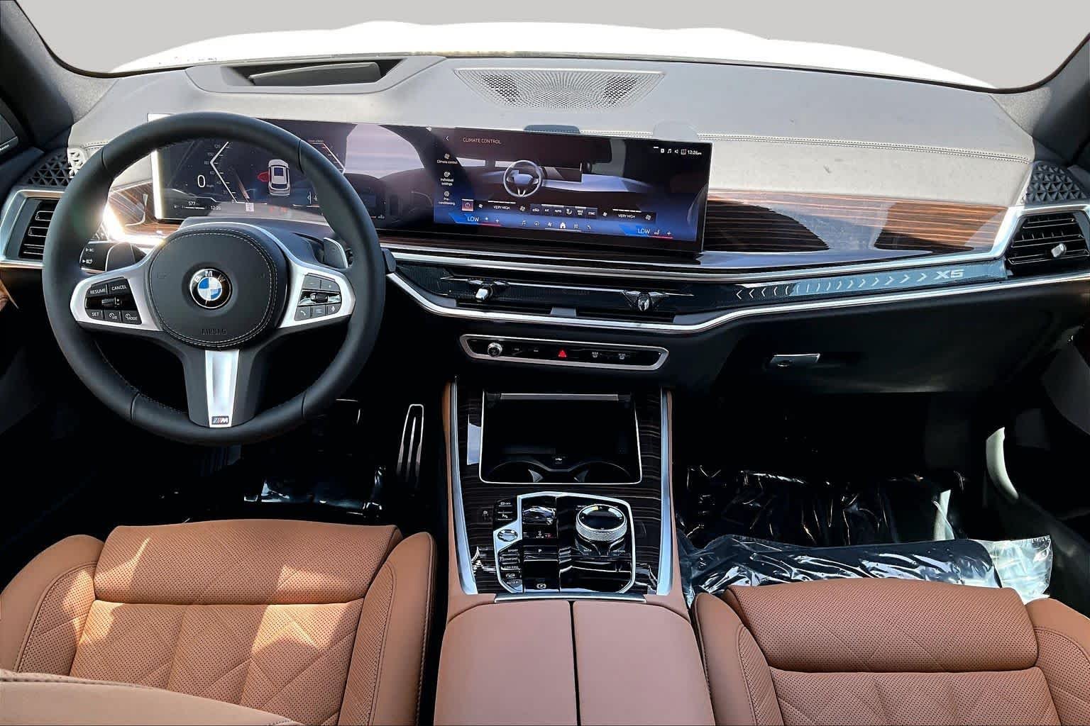 New 2026 Mineral White Metallic BMW xDrive40i image 5