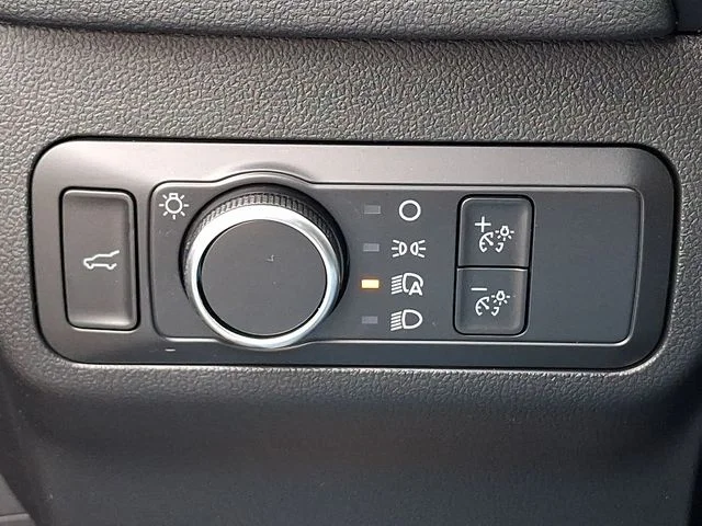 Certified Used 2022 Carbonized Gray Metallic Ford SE image 25