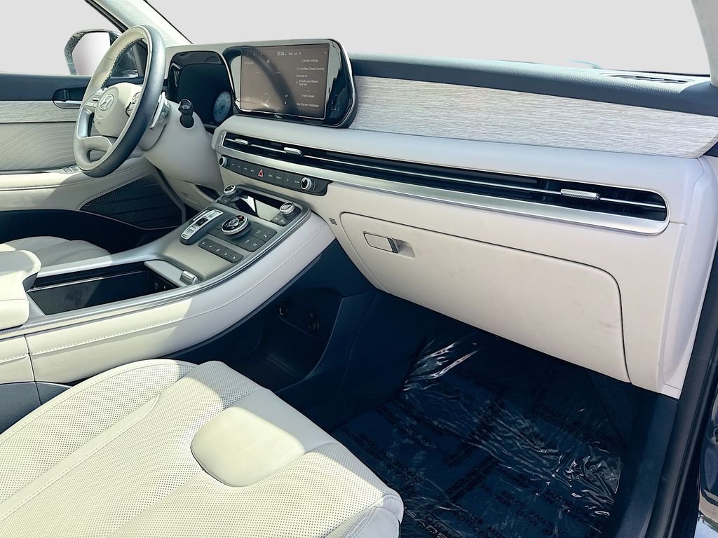 Used 2023 White Hyundai Calligraphy image 34