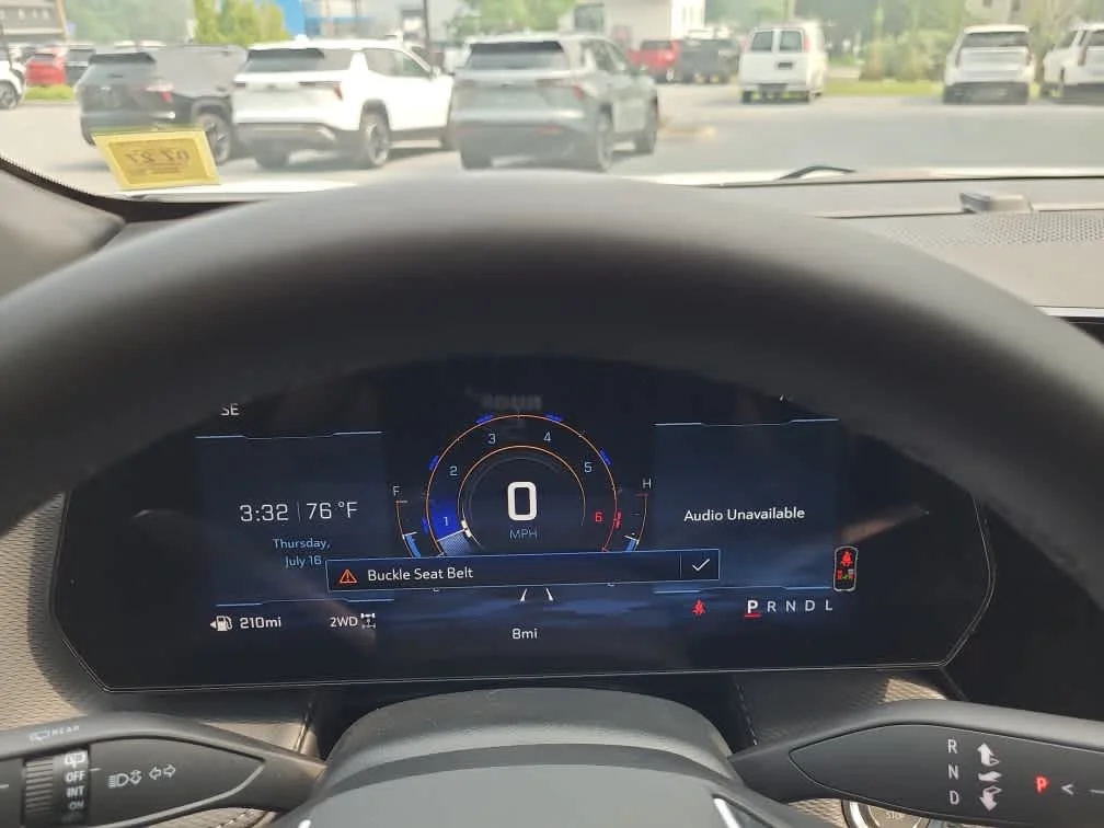 New 2027 Summit White Chevrolet LT image 16